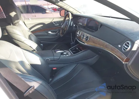 2015 Mercedes-Benz S 550 z USA, uszkodzony, nr VIN WDDUG8CB0FA075962